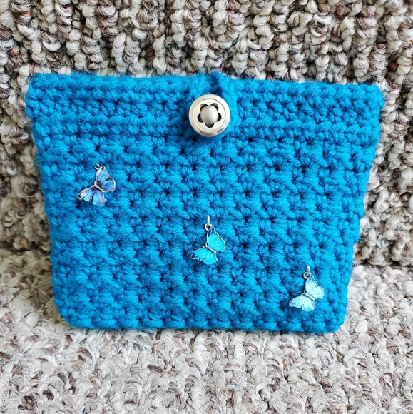 SOLD🛍Bright Blue Butterfly Crocheted Bag - Picture 2 of 10